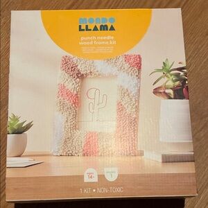 Mondo Llama Punch Needle Wood Frame Kit — Pink & Cream